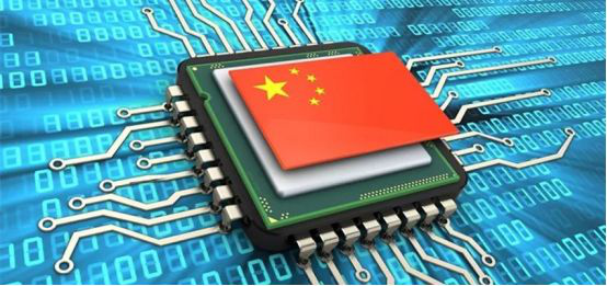 杨阳洋独当“小奶爸” 泡奶粉晾衣服有模有样